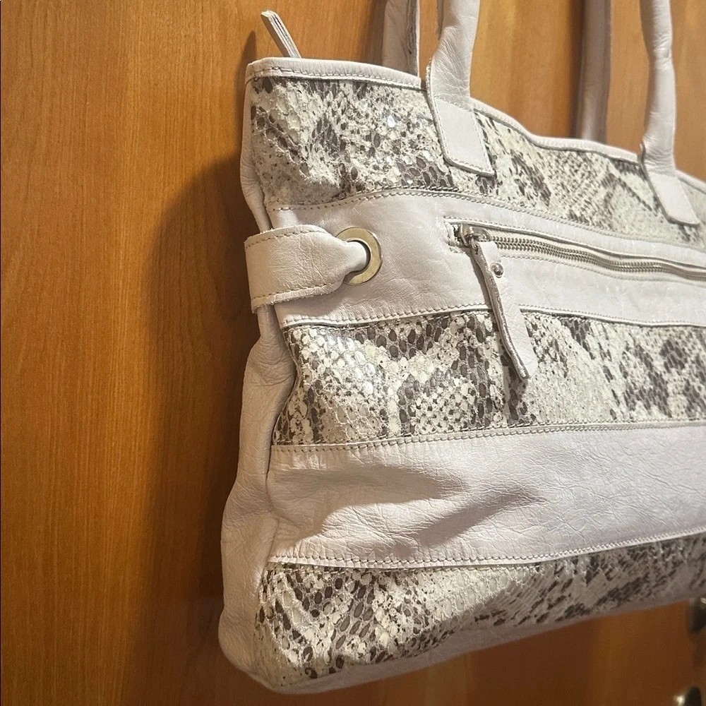 Innue Leather tote